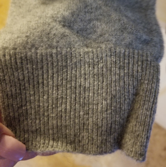 Men's Neiman Marcus 100% Cashmere Crew Neck Sweater - Picture 4 of 5